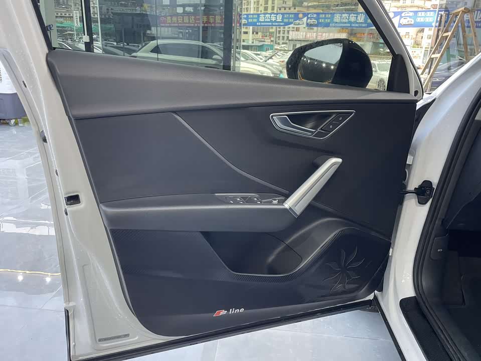Audi Q2L Audi Q2L