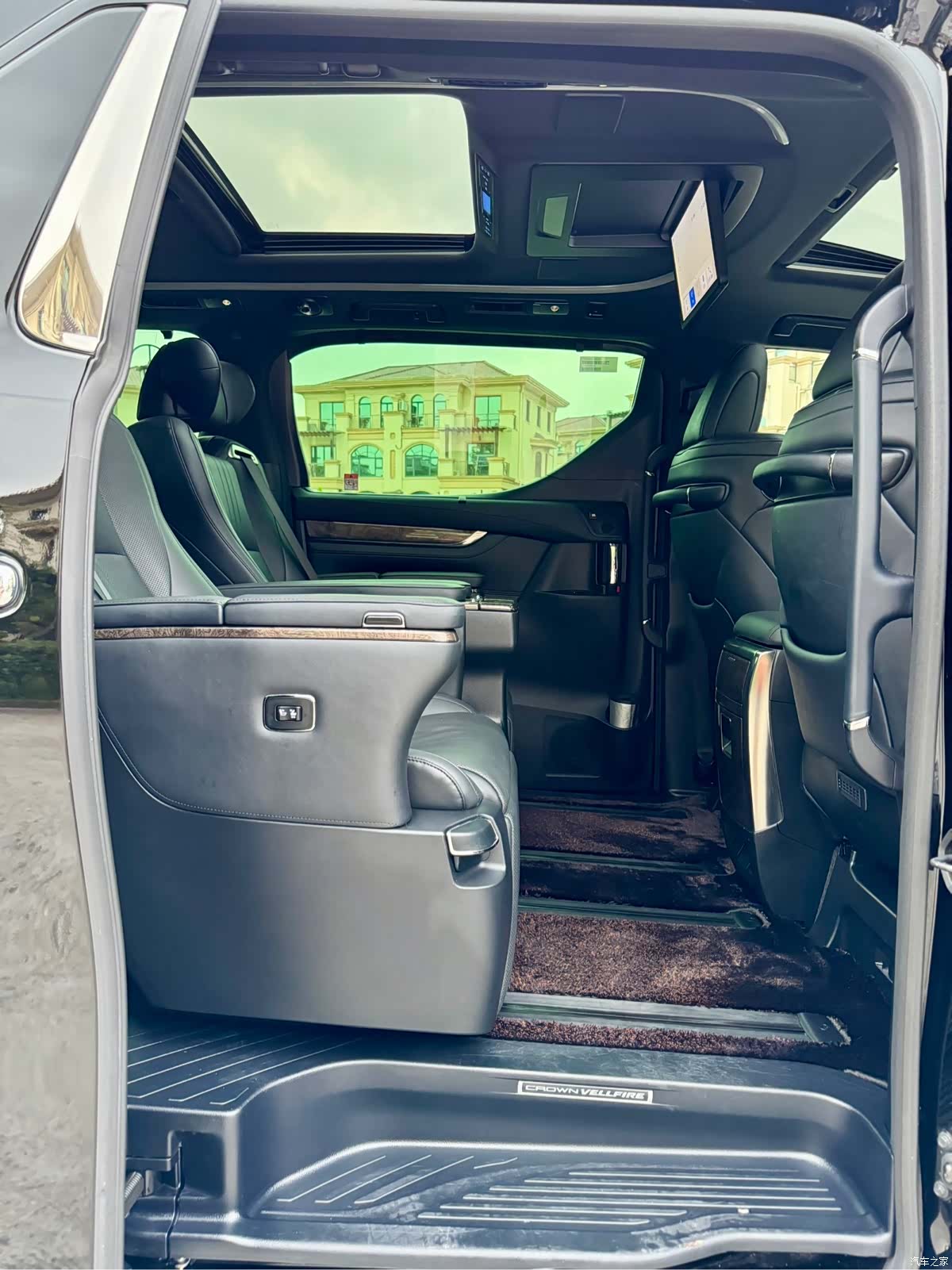 Toyota Vellfire, 2023 15