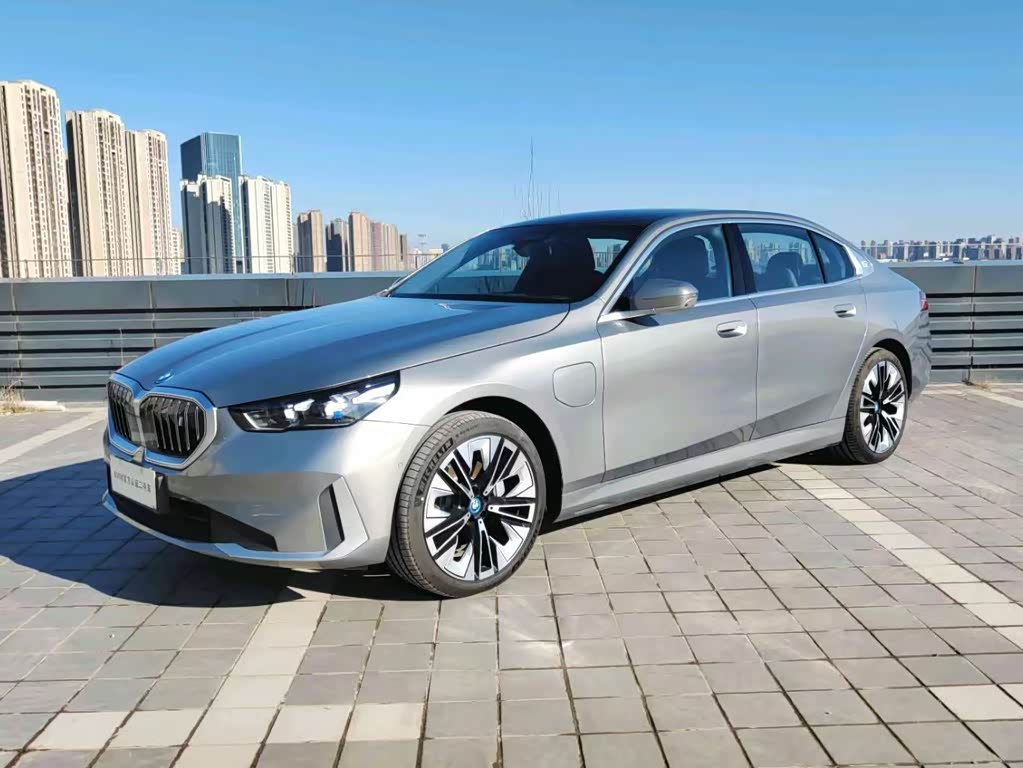 BMW i5