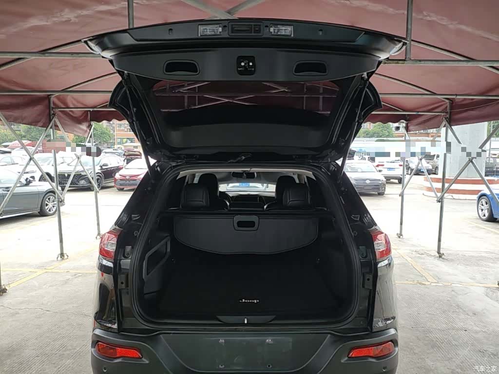 Jeep Cherokee, 2017 19