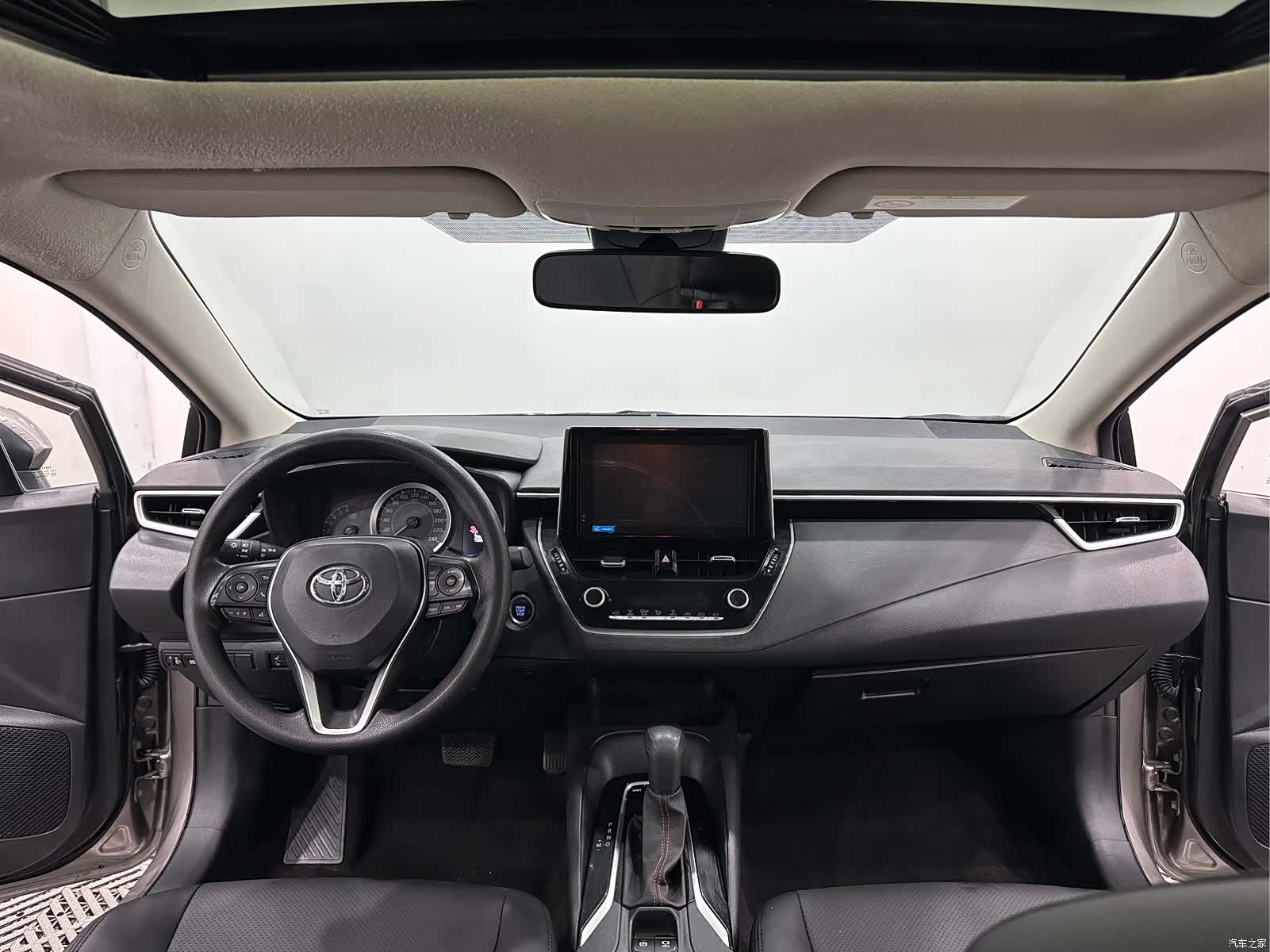 Toyota Corolla, 2022 все фото