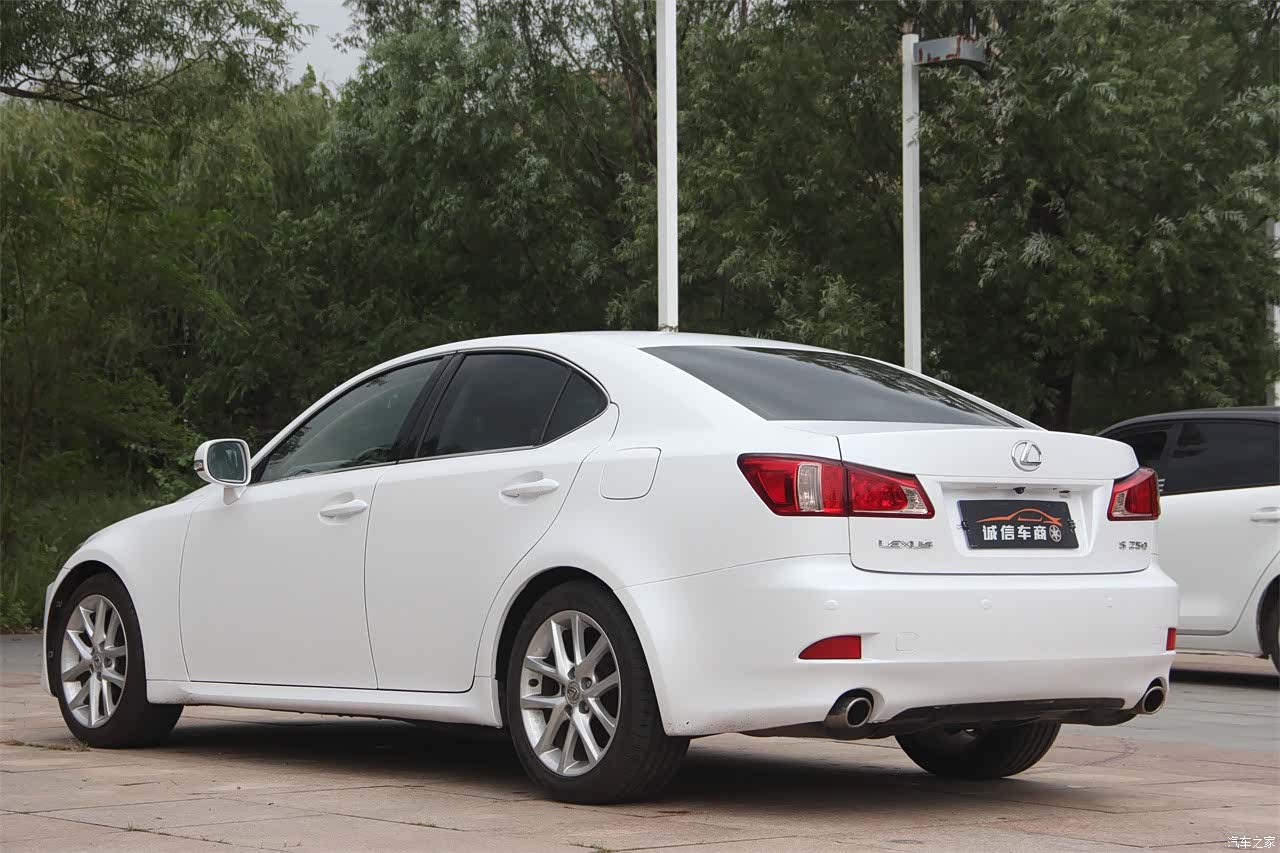 Lexus IS, 2012 9