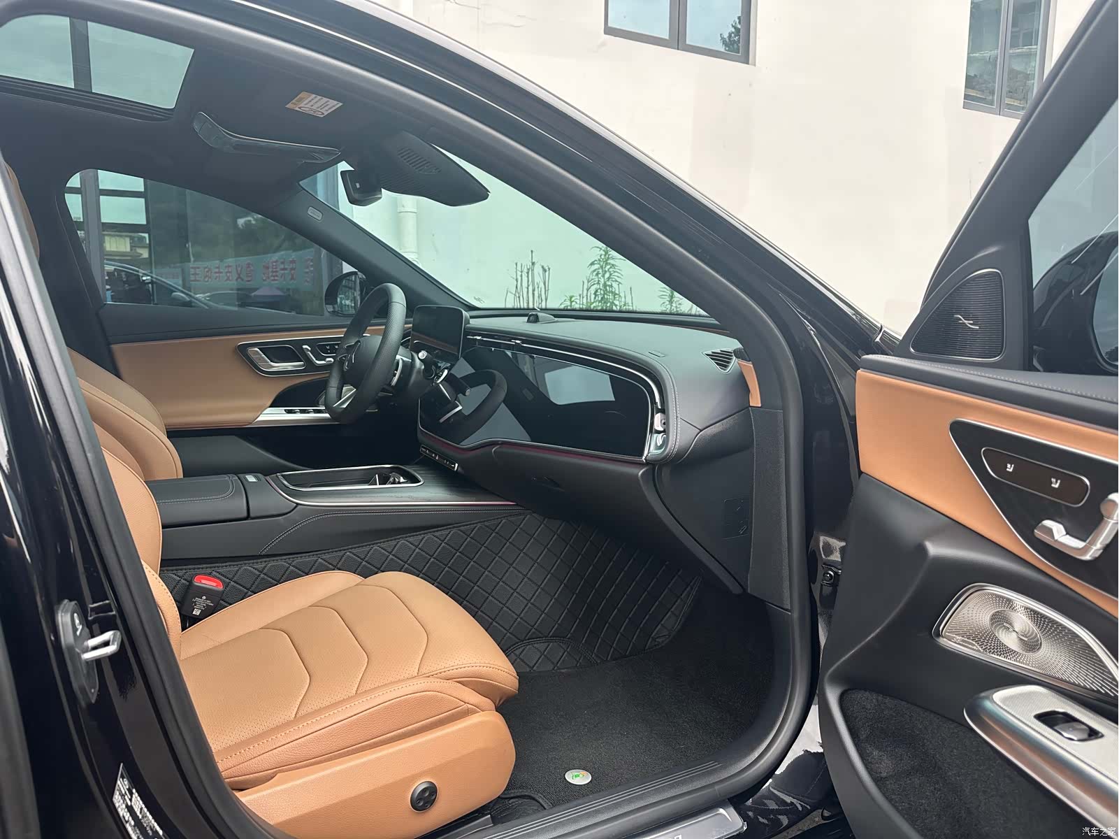 Mercedes-Benz E-Class, 2025 15
