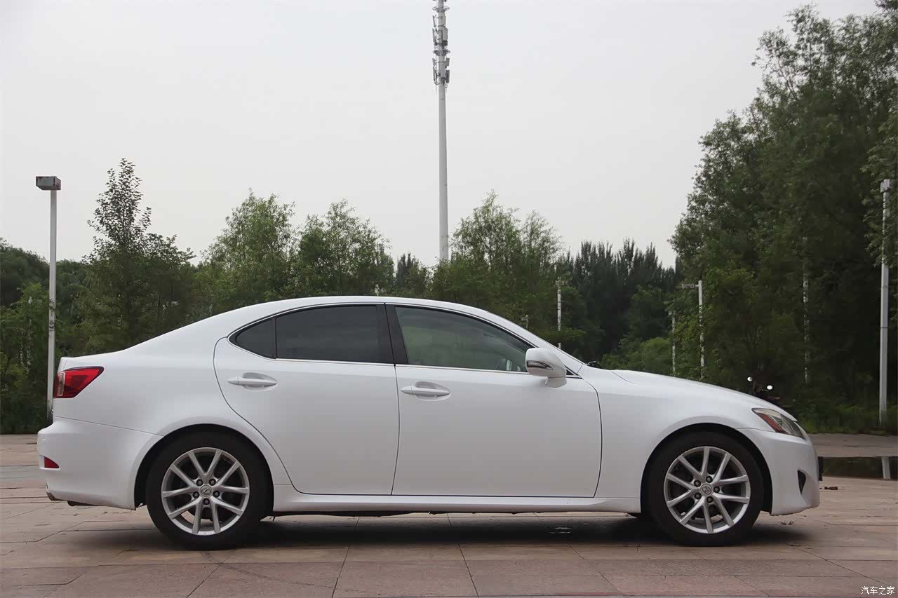 Lexus IS, 2012 12