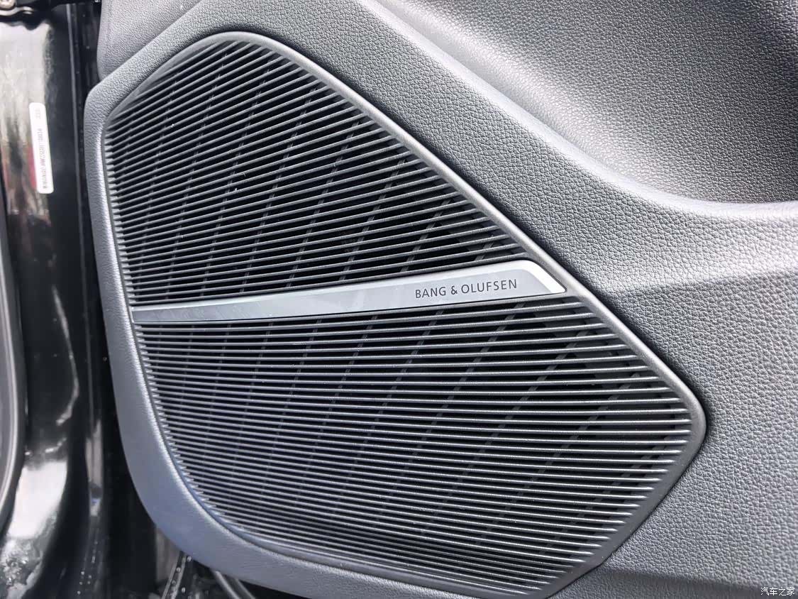 Audi Q7, 2025 14