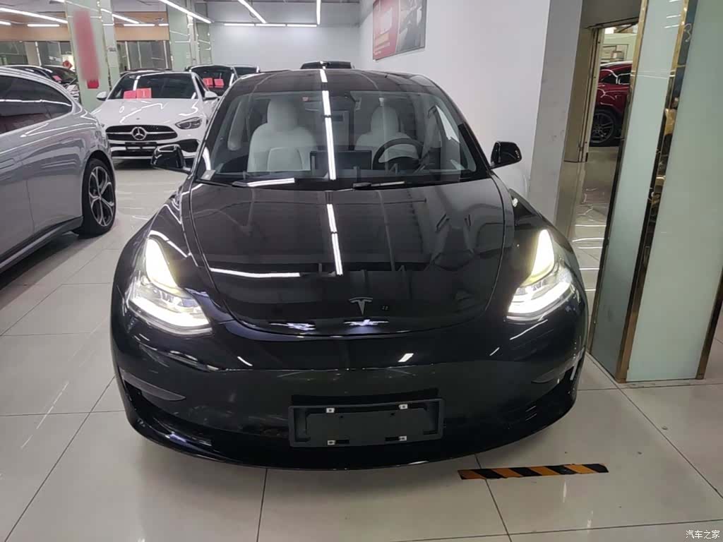 Tesla Model 3, 2022 3