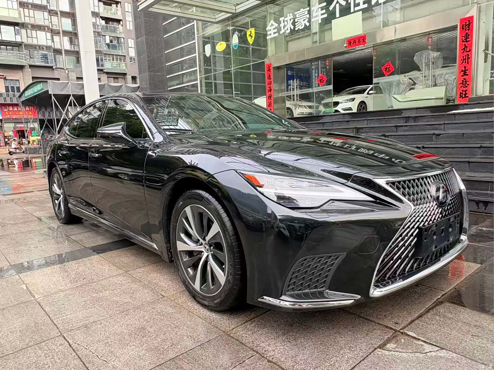 Lexus LS, 2021 3