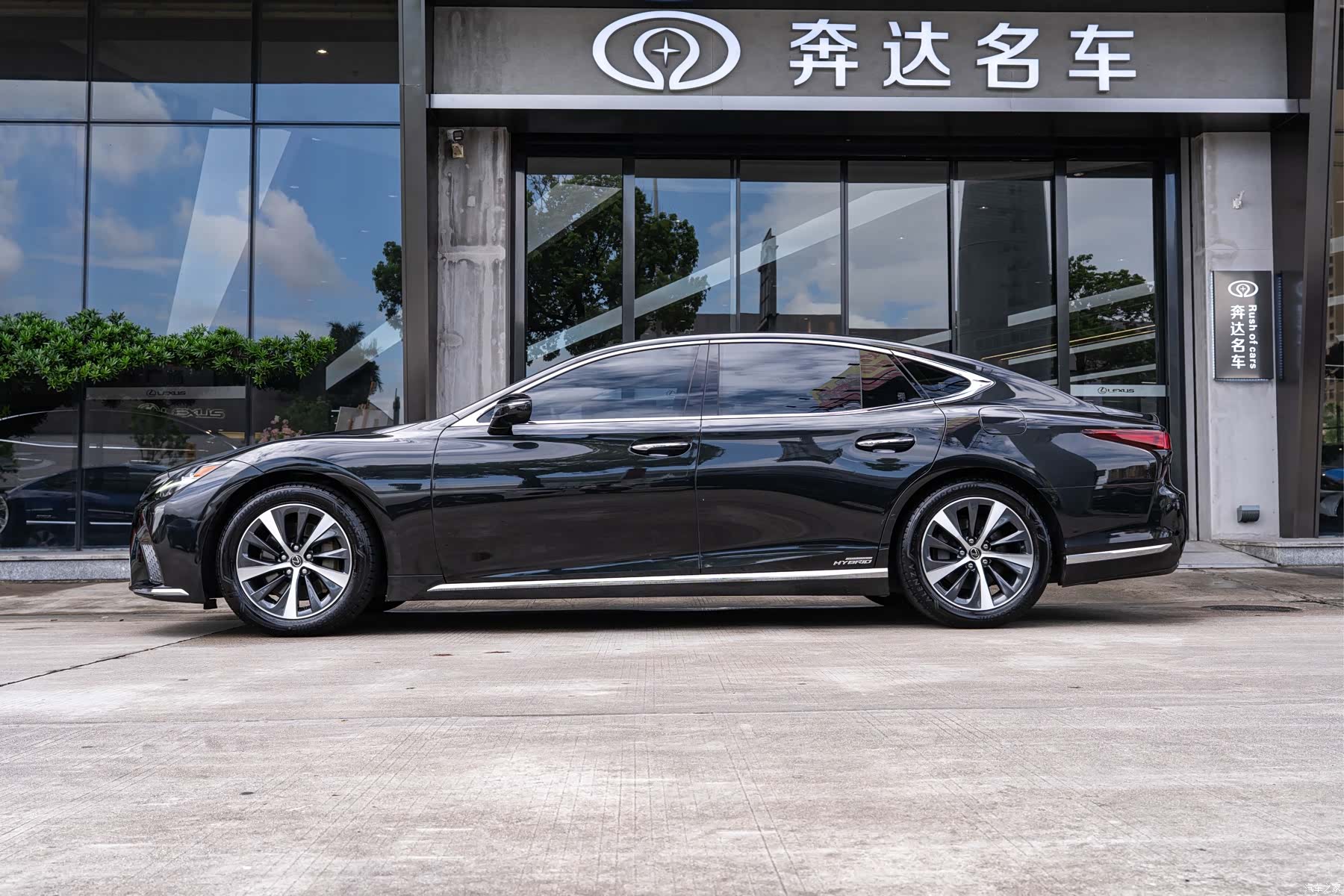 Lexus LS, 2021 4
