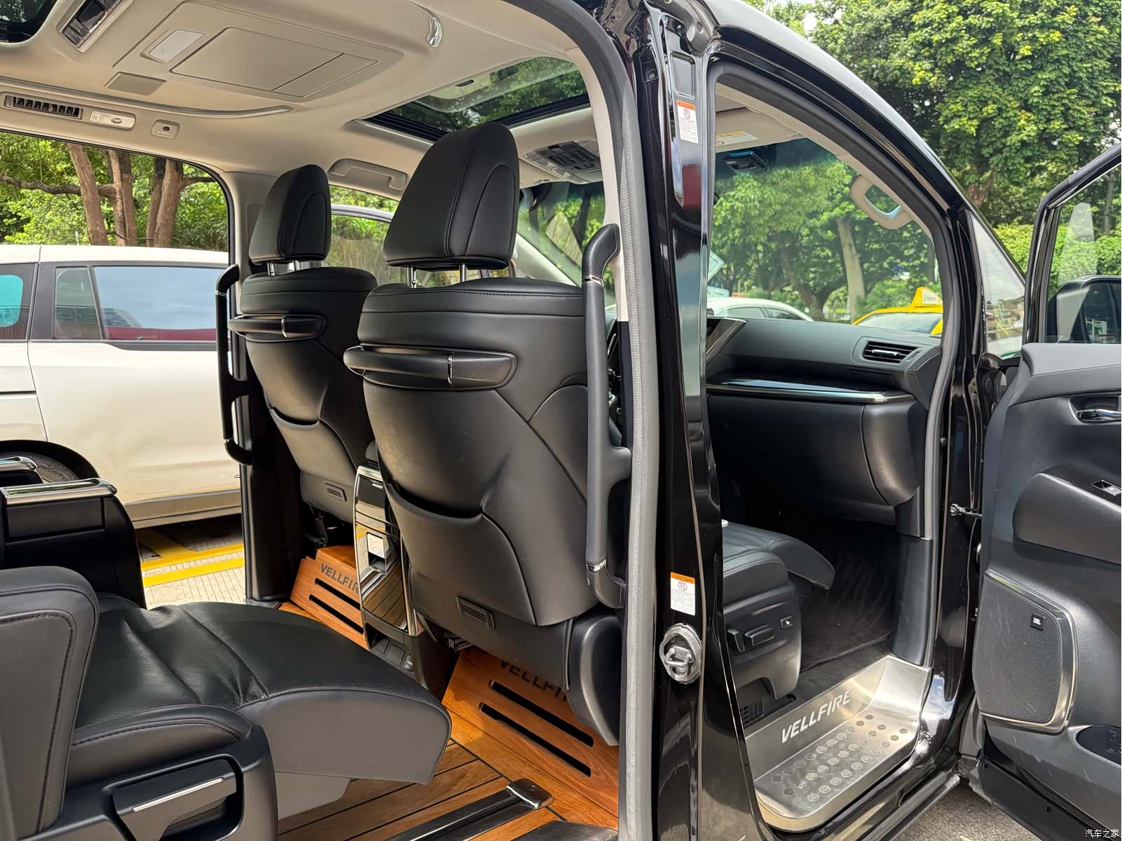 Toyota Vellfire, 2020 20
