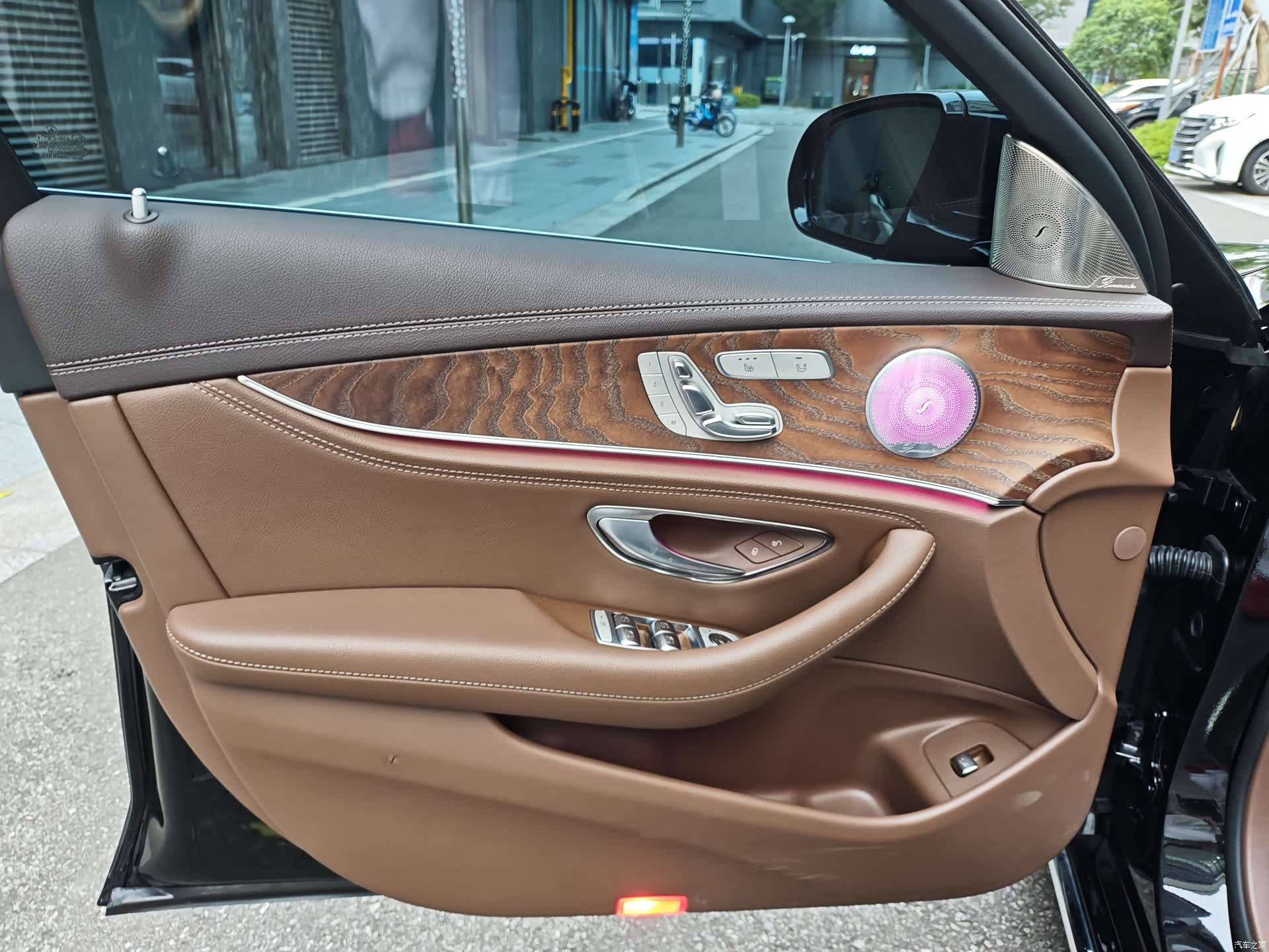 Mercedes-Benz E-Class, 2023 9