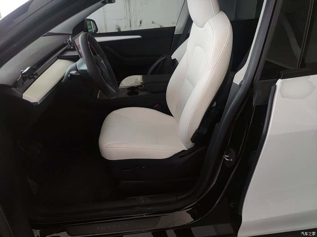 Tesla Model Y, 2022 15