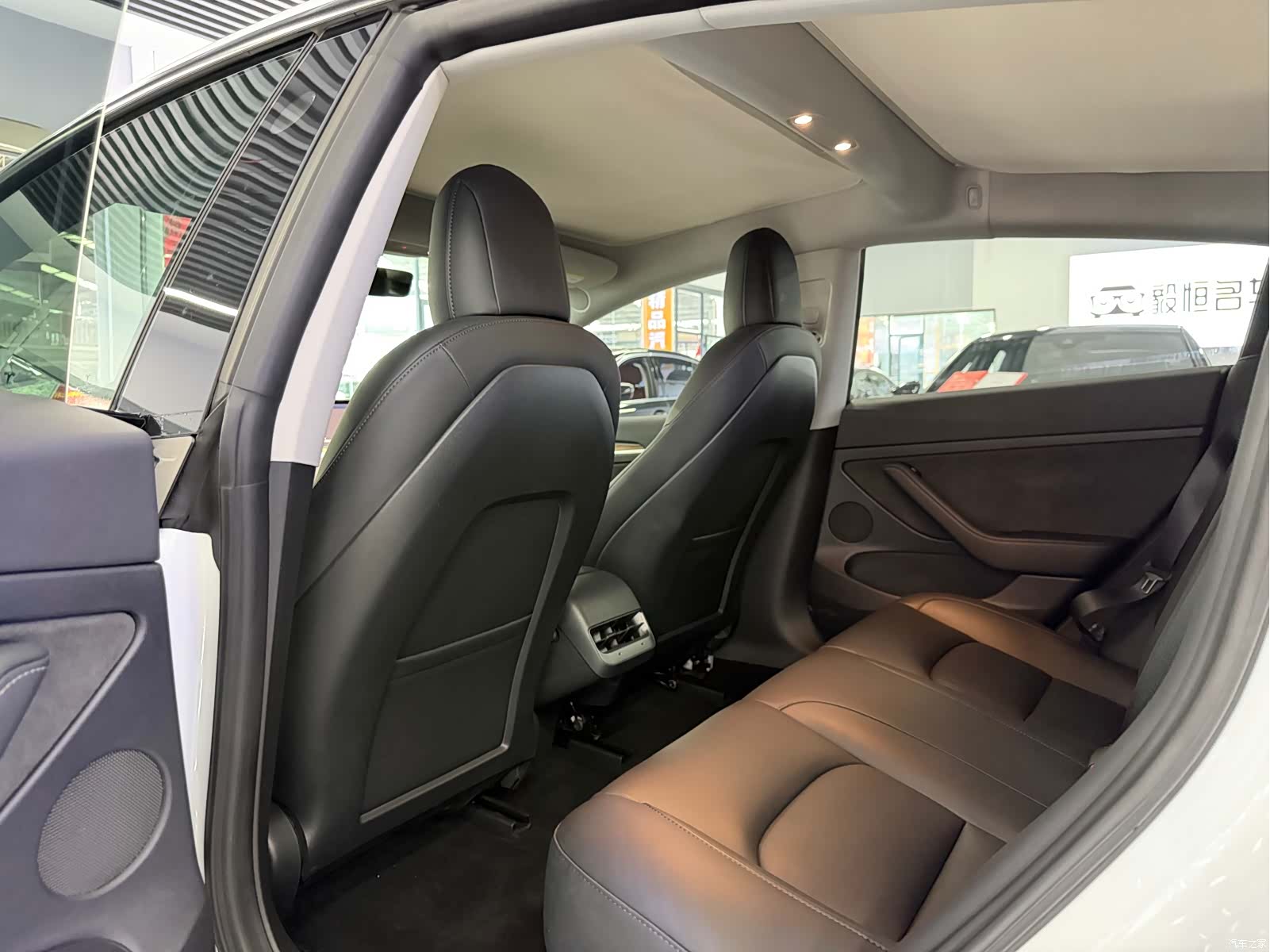 Tesla Model 3, 2021 6