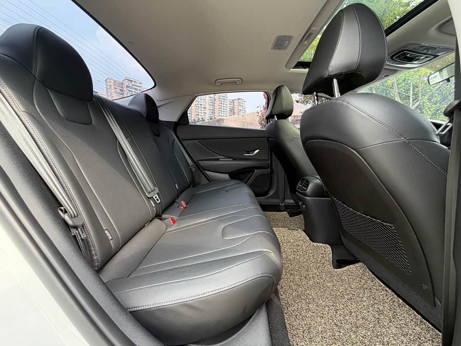 Hyundai Elantra 2022, фото 17