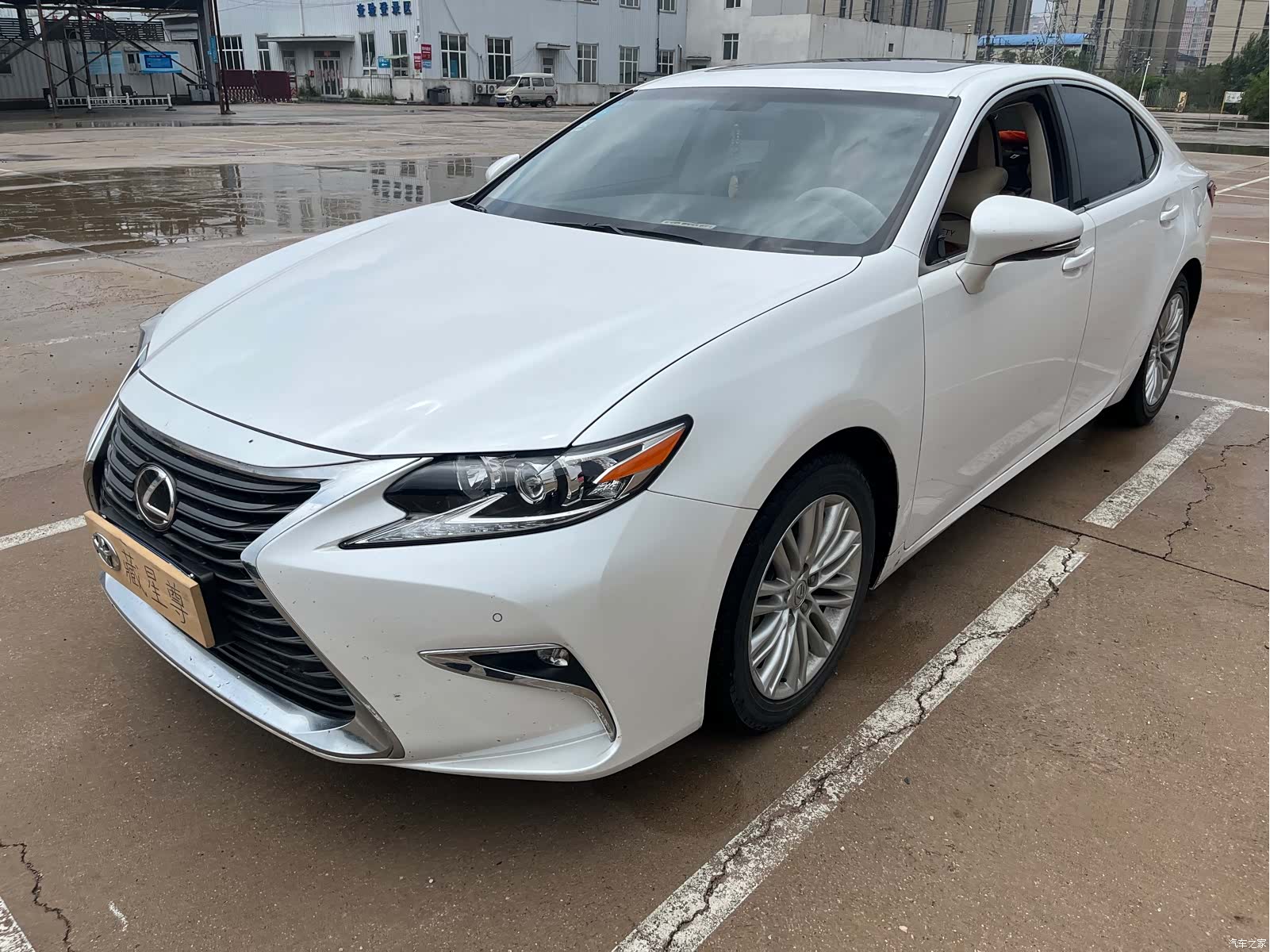 Lexus ES, 2016 4