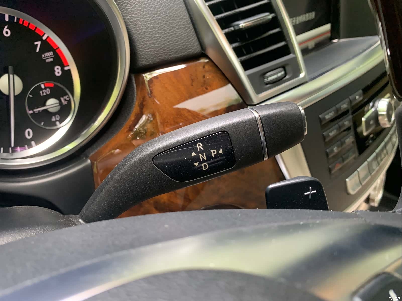 Mercedes-Benz M-Class, 2015 14