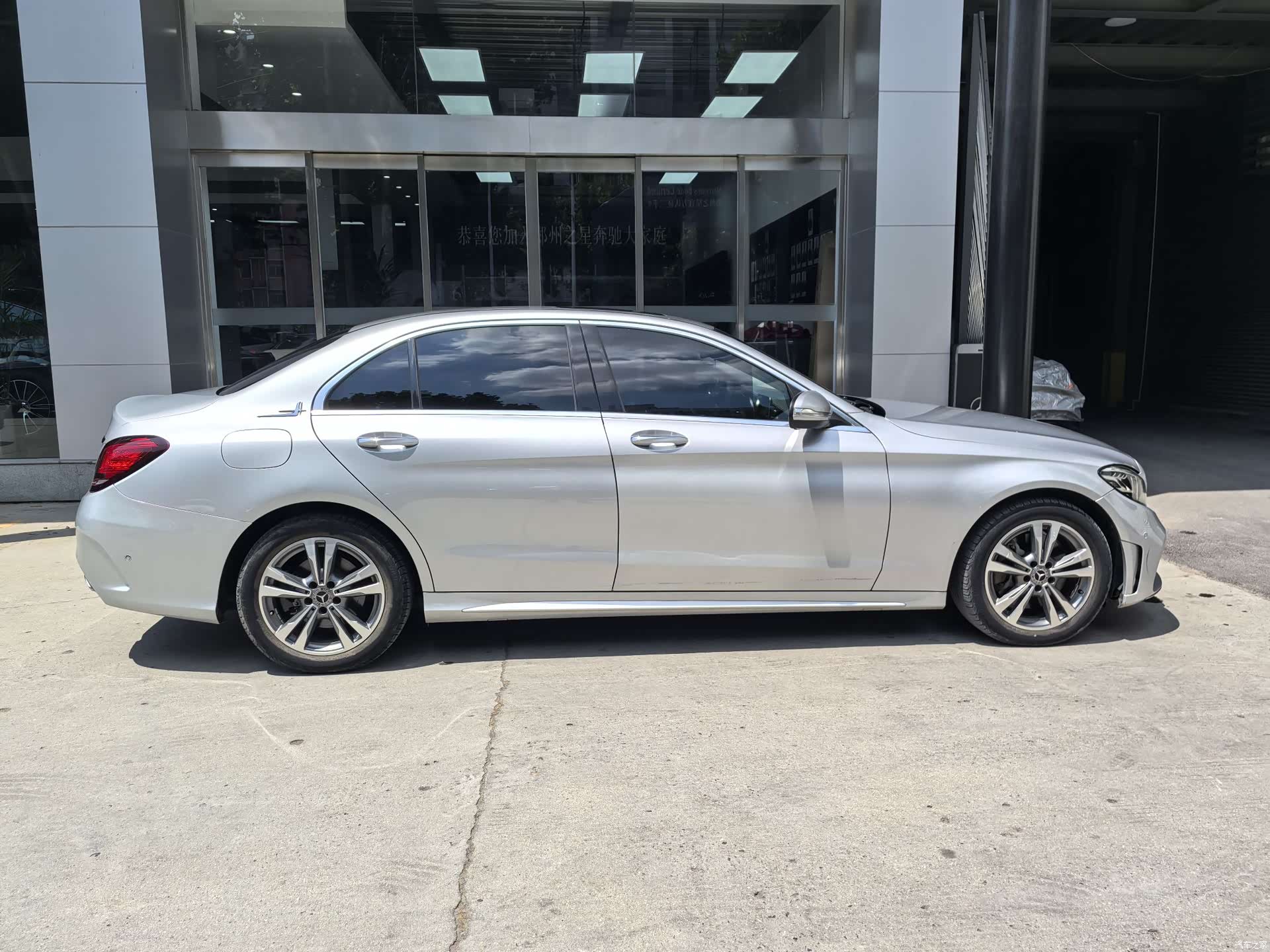 Mercedes-Benz C-Class, 2019 3
