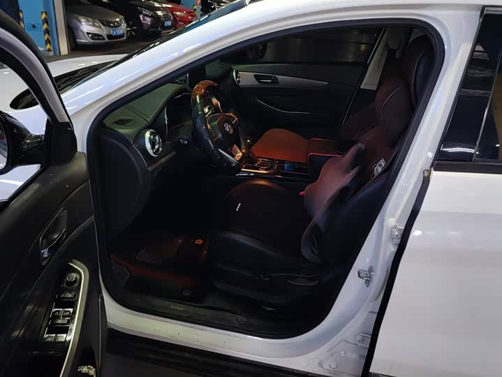 BAIC zhi xing 2018 1.5T CVT jing ying ban guo V