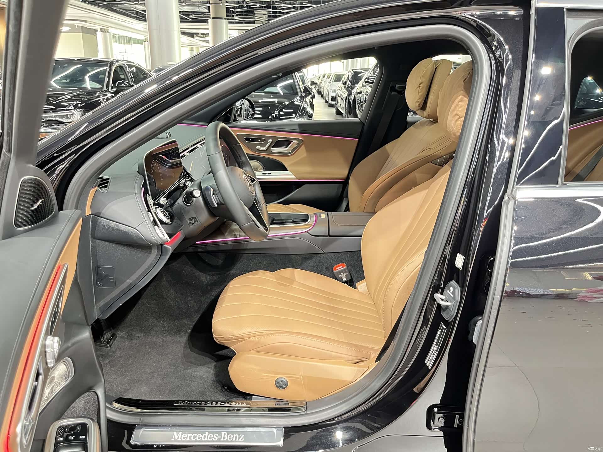 Mercedes-Benz E-Class, 2025 4