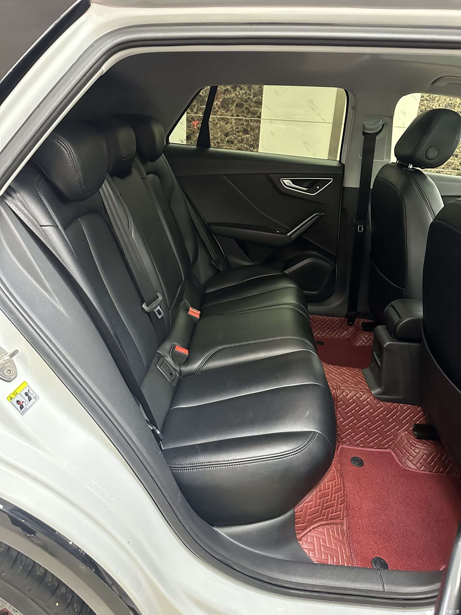 Audi Q2L, 2019 11