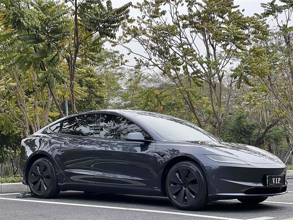Tesla Model 3 Tesla Model 3