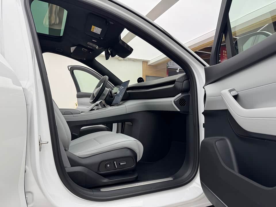 NIO ES6