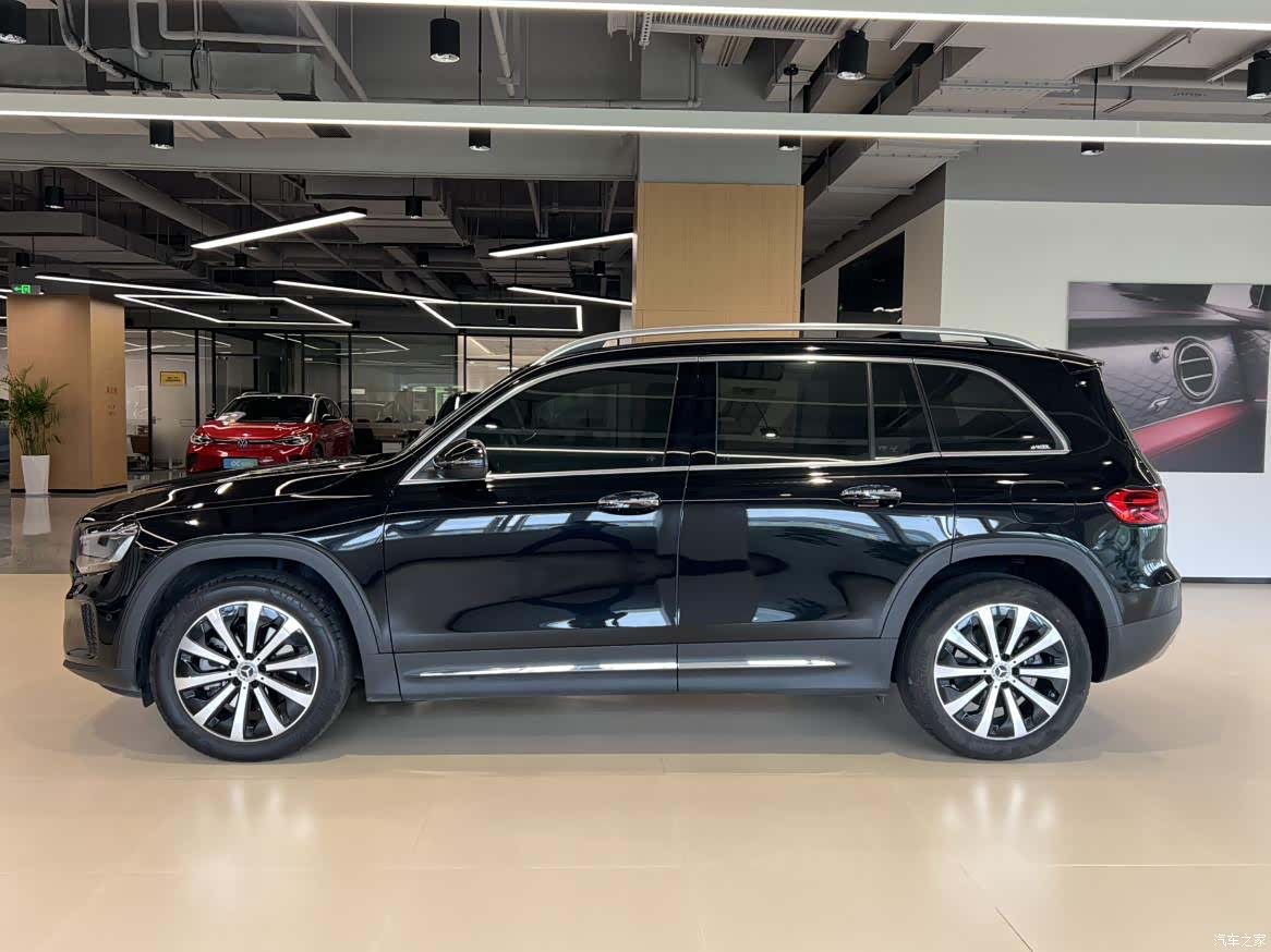 Mercedes-Benz GLB, 2024 3