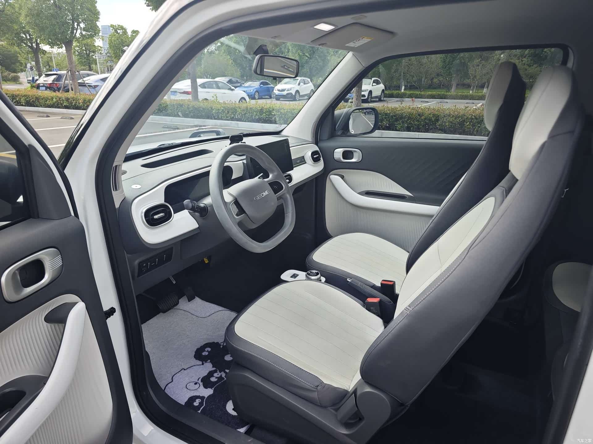 Geely Panda, 2025 8