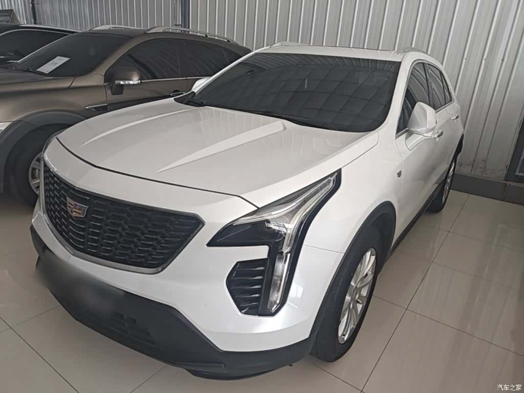 Cadillac XT4, 2023 2