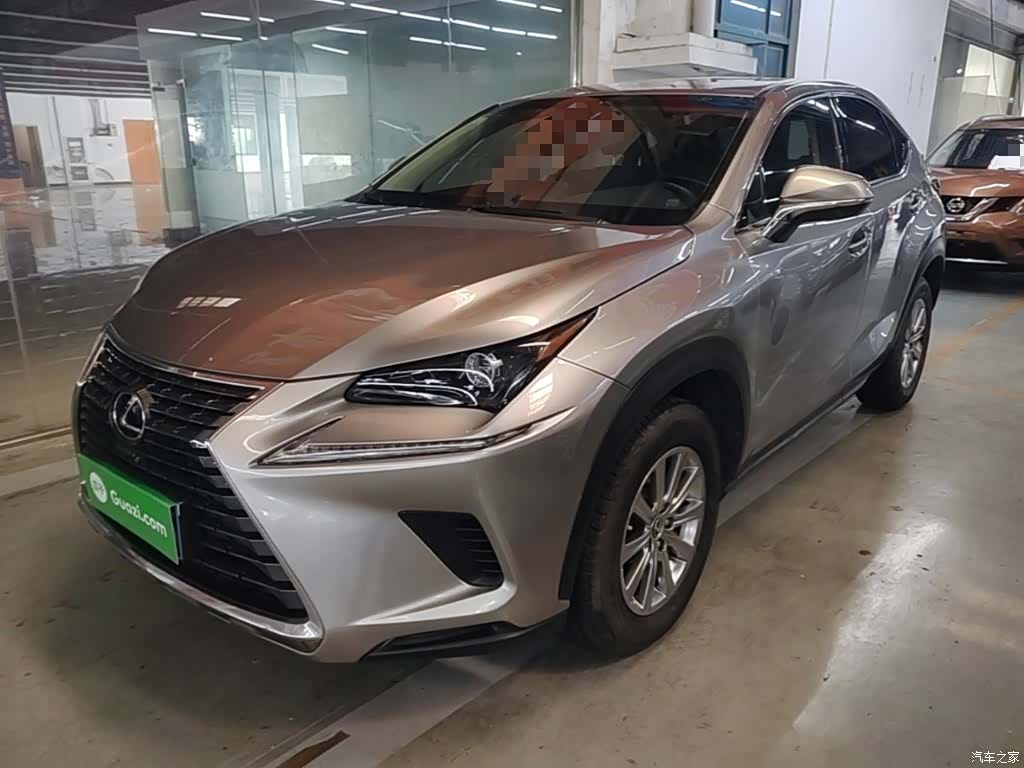 Lexus NX, 2018 1