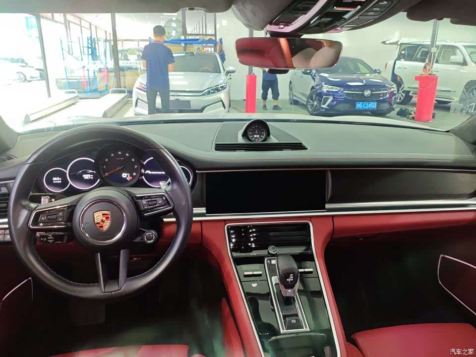 Porsche Panamera, 2023 2