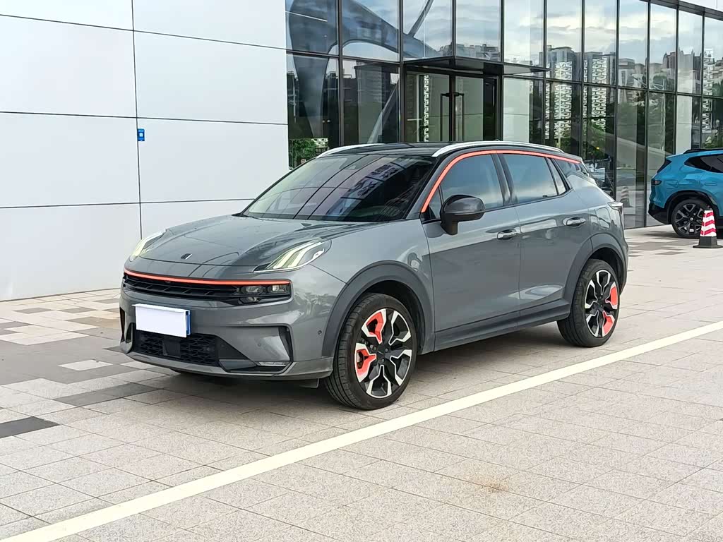 Lynk & Co 06
