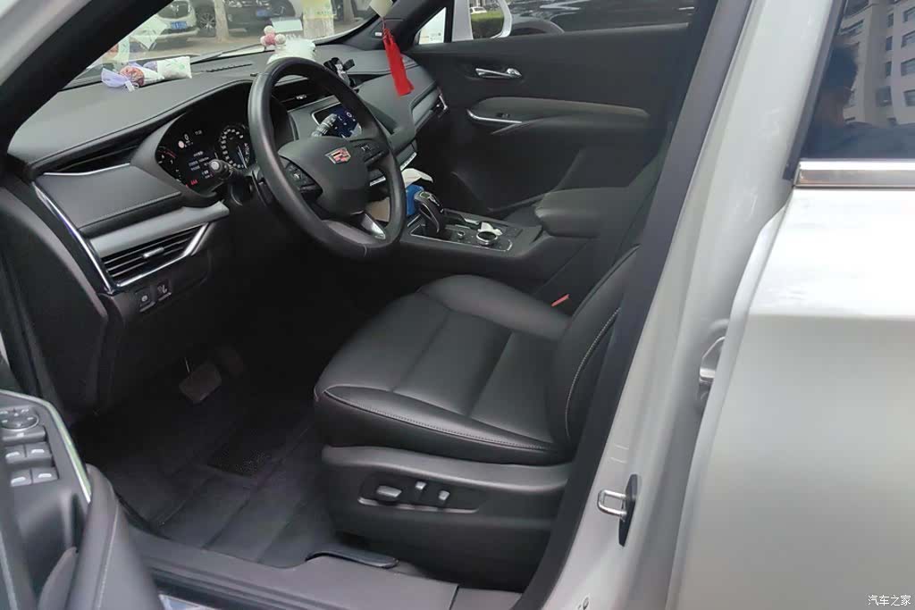 Cadillac XT4, 2019 9