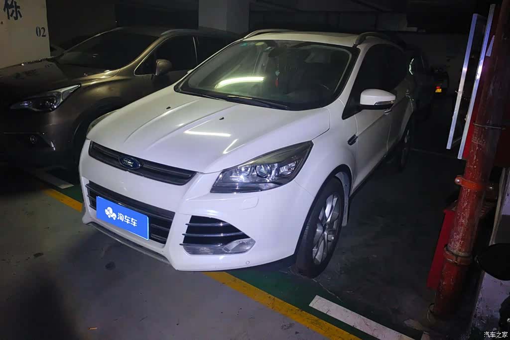 Ford Kuga, 2015 1