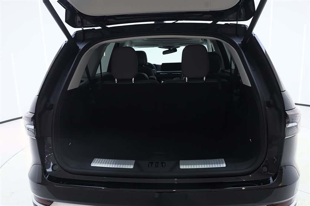 Lincoln Aviator, 2025 12