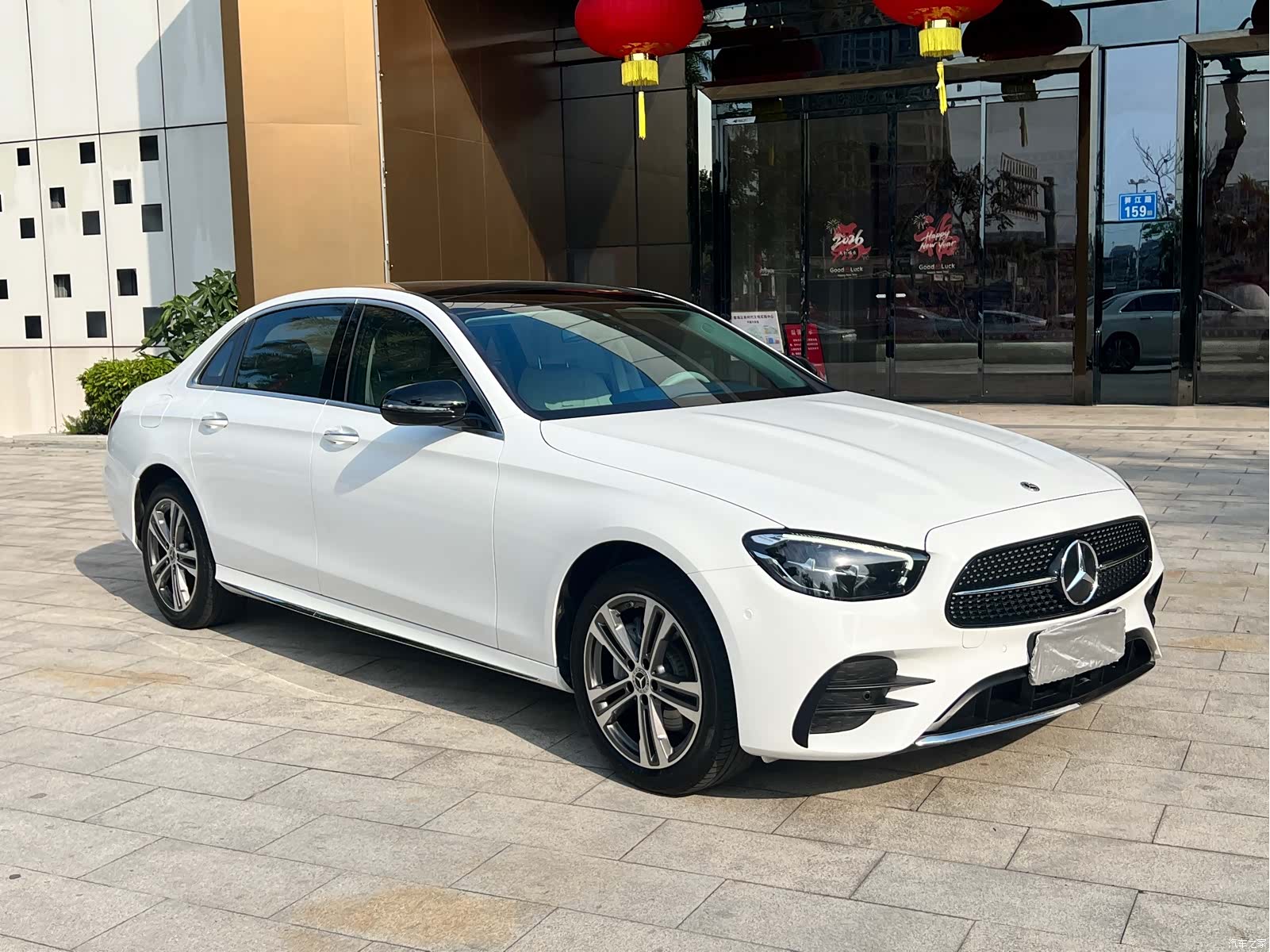 Mercedes-Benz E-Class, 2022 3