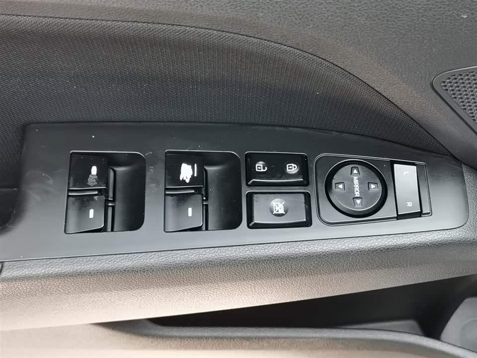 Hyundai Lead Hyundai Lead