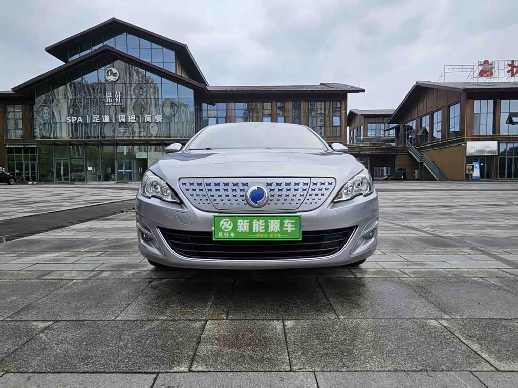 Dongfeng ES600