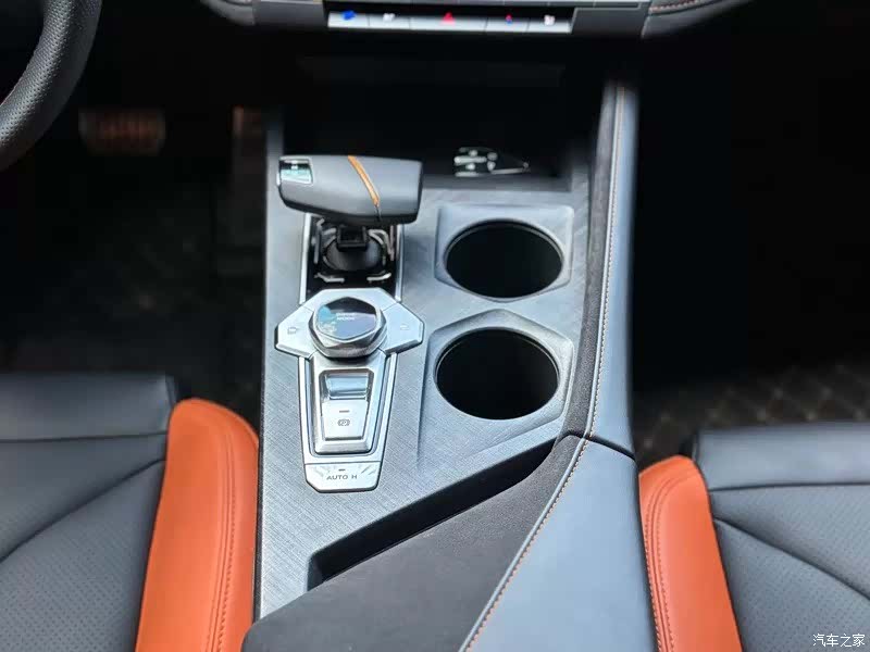 Changan UNI-V, 2025 8