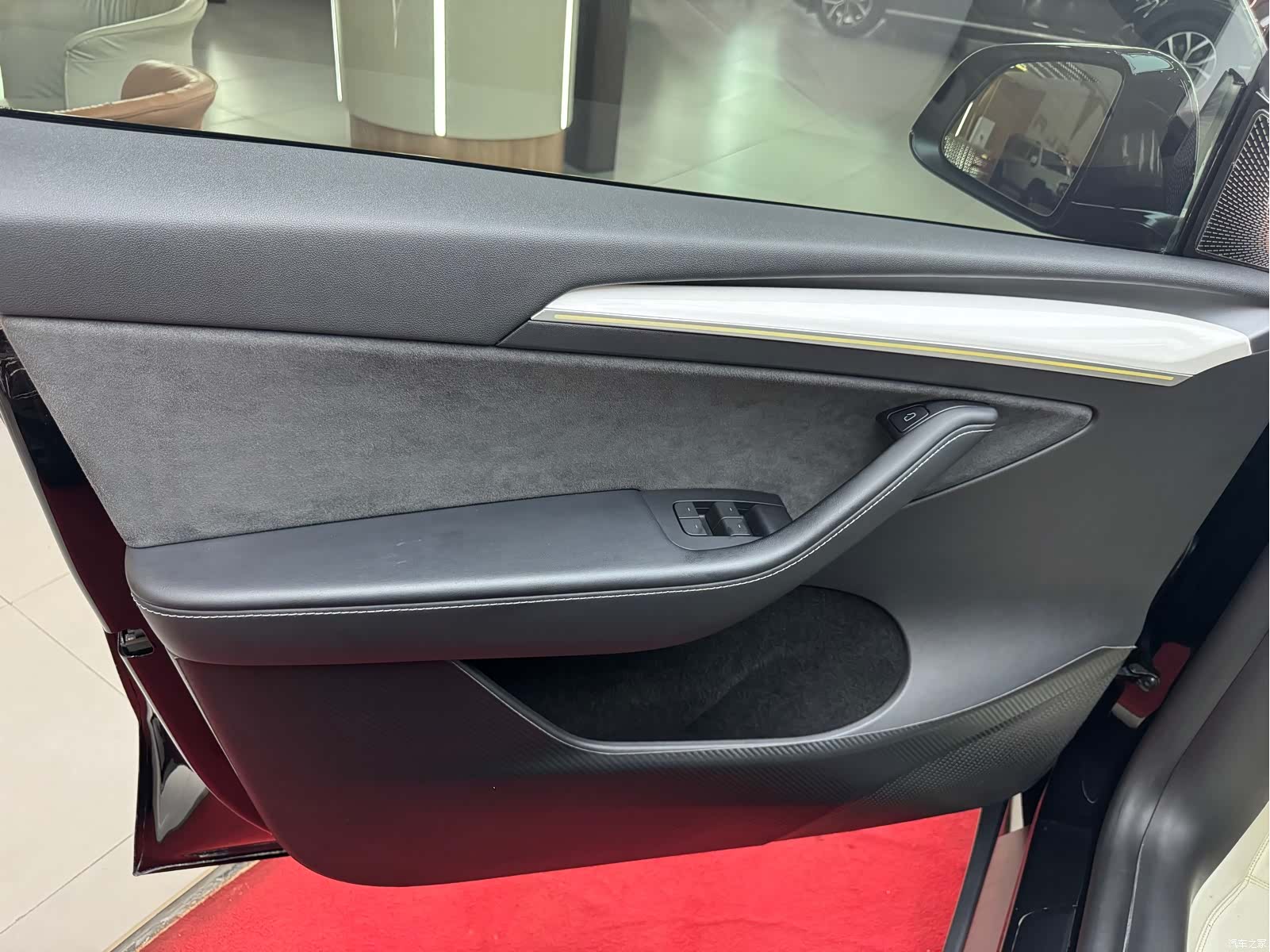 Tesla Model Y, 2023 25