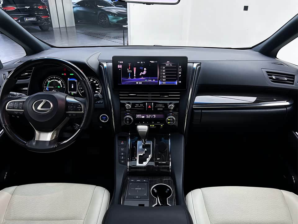 Lexus LM Lexus LM