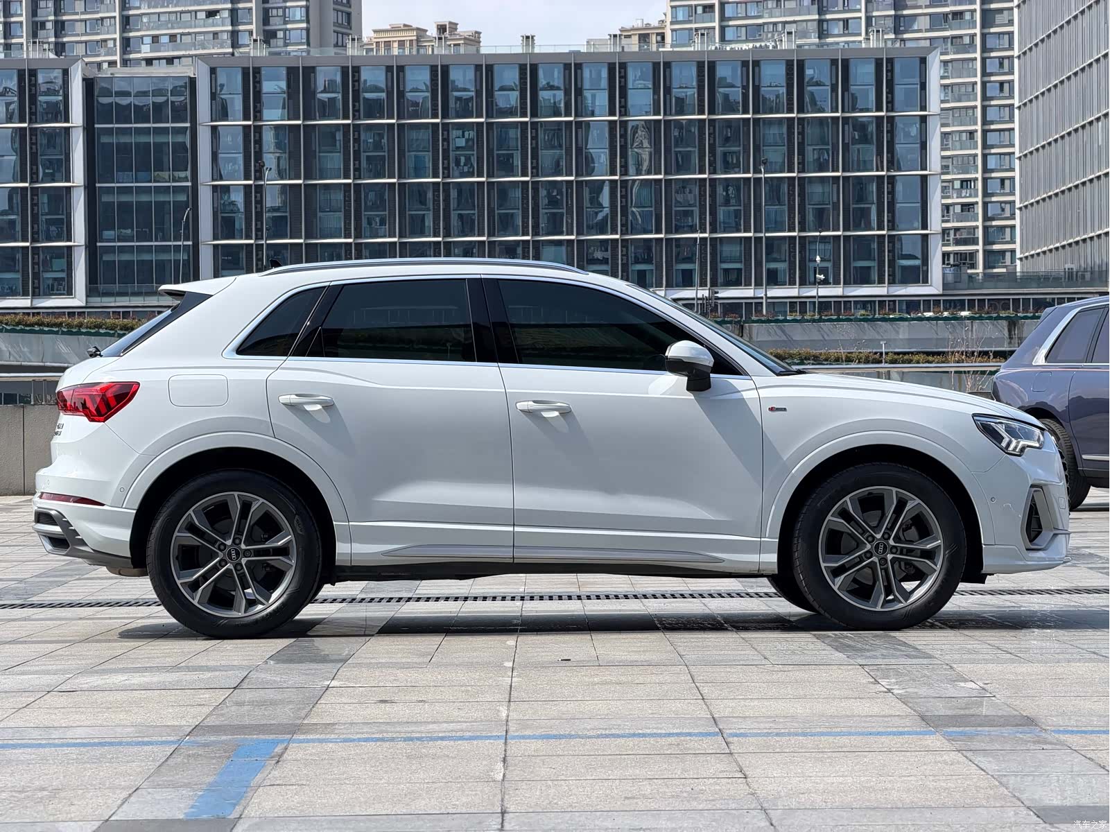 Audi Q3, 2021 6