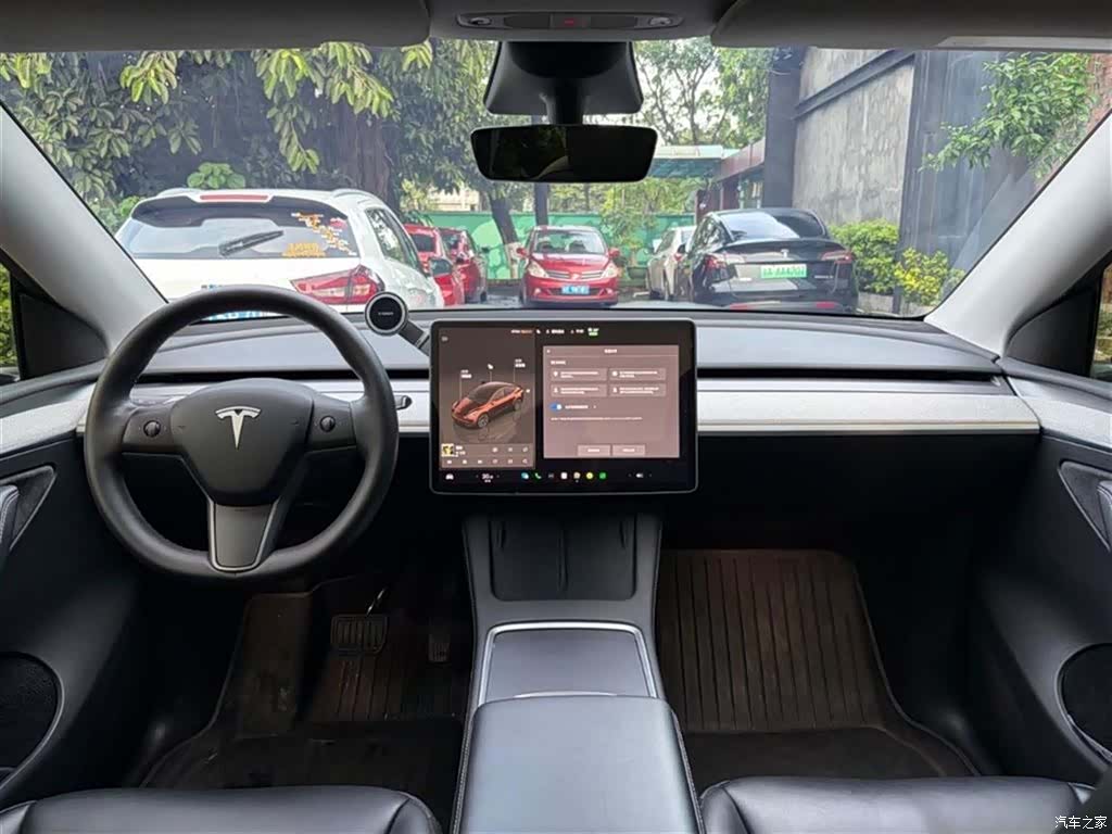 Tesla Model Y, 2024 3