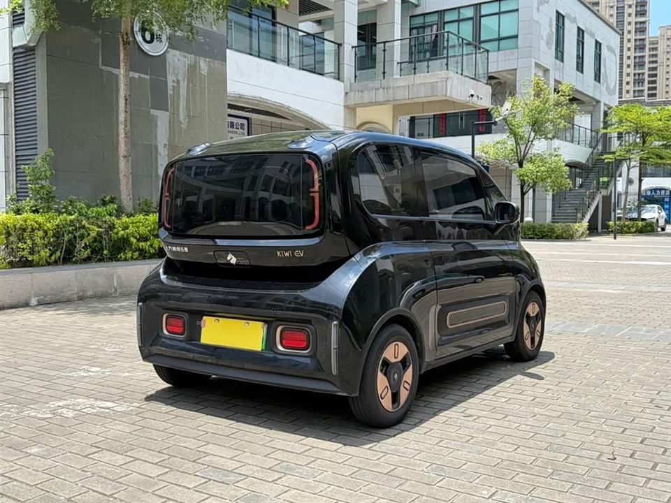 Baoding KiWi EV