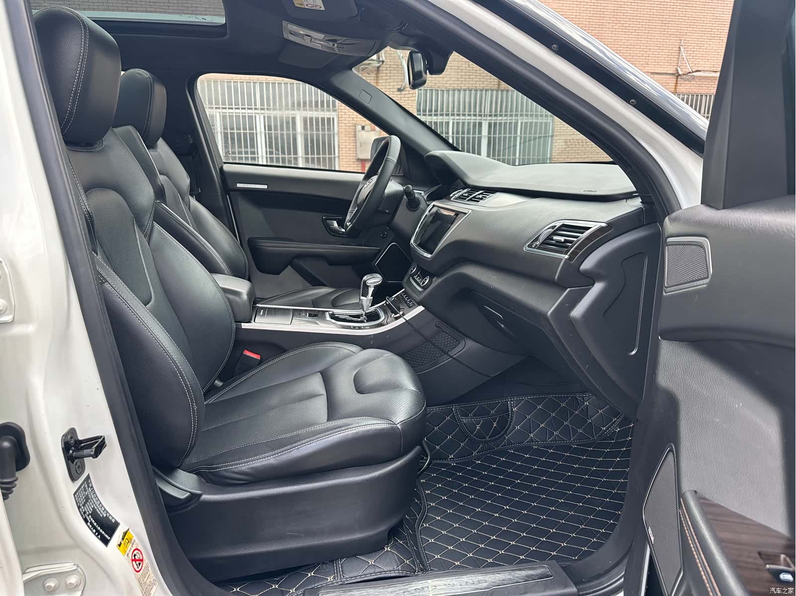 Landwind X7, 2015 15