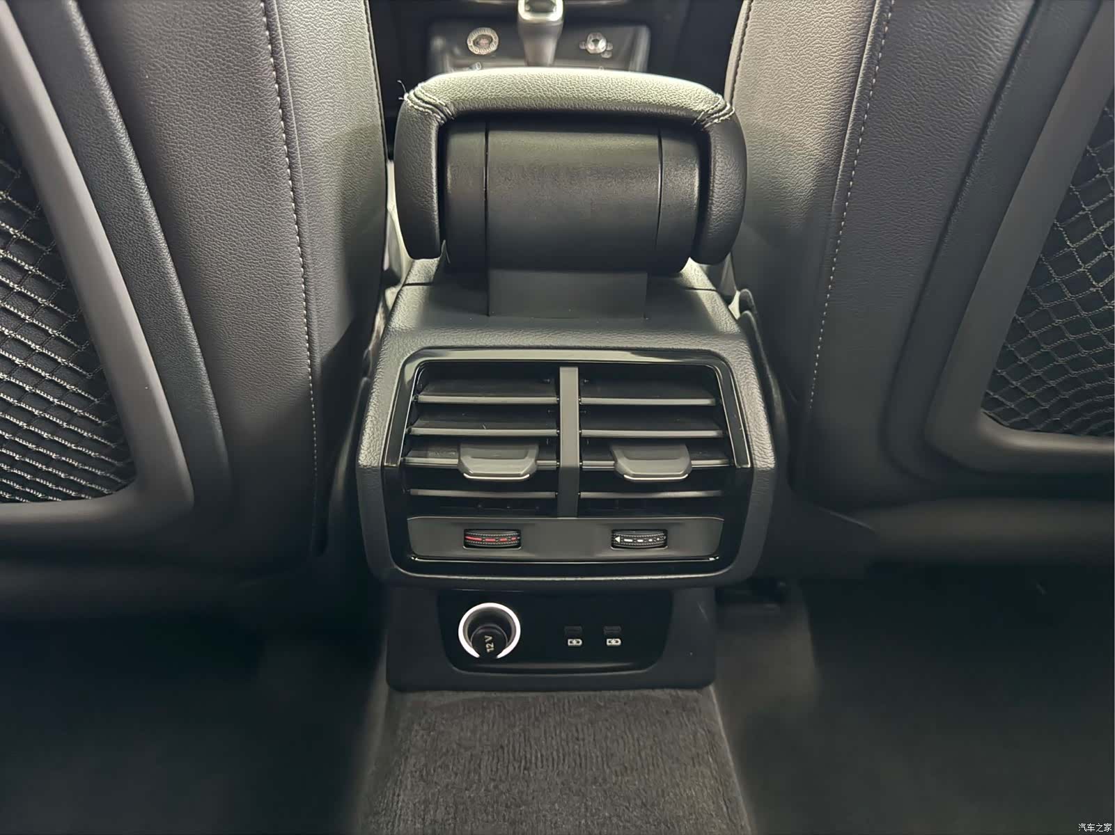 Audi Q3, 2023 12