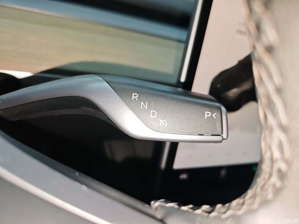 Tesla Model Y, 2023 14