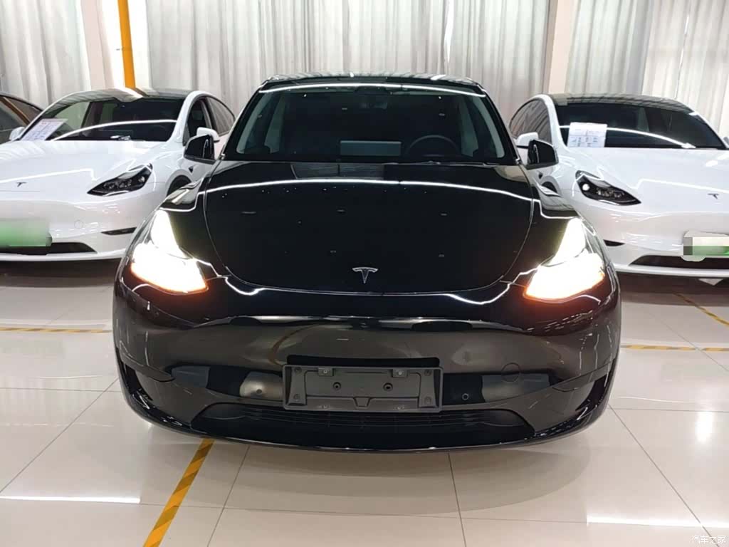 Tesla Model Y, 2023 3