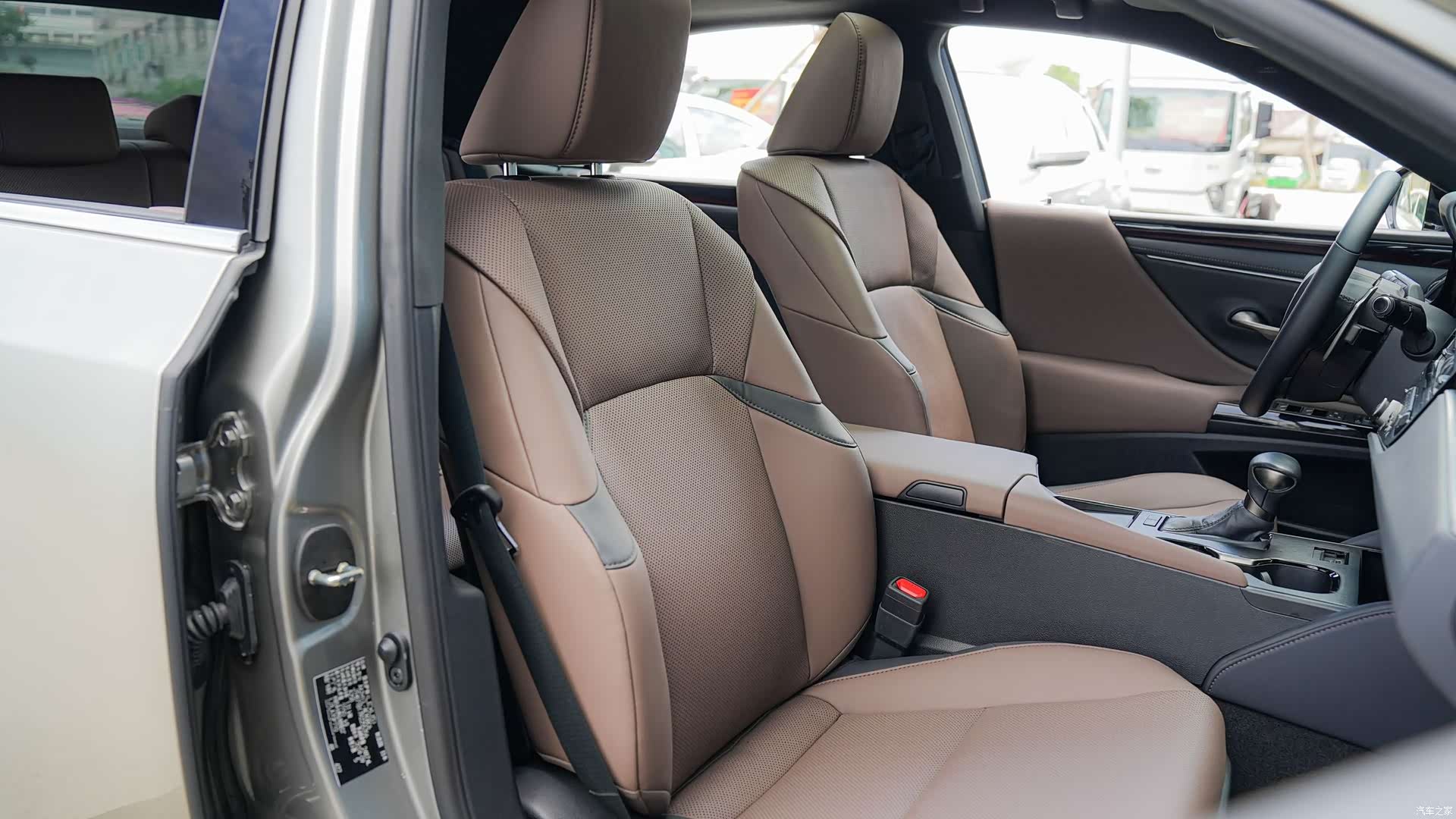 Lexus ES, 2024 12