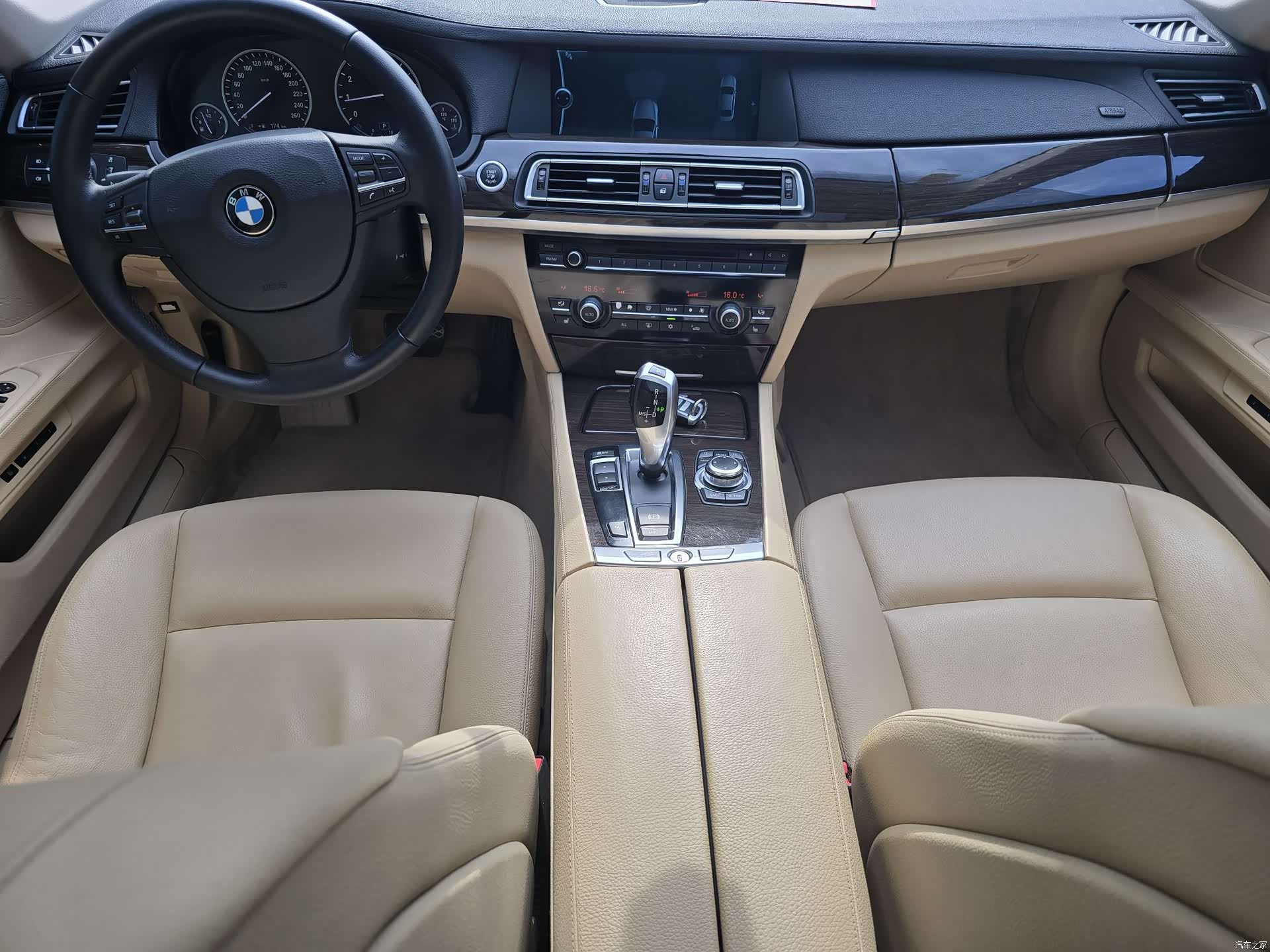BMW 7 Series, 2011 16
