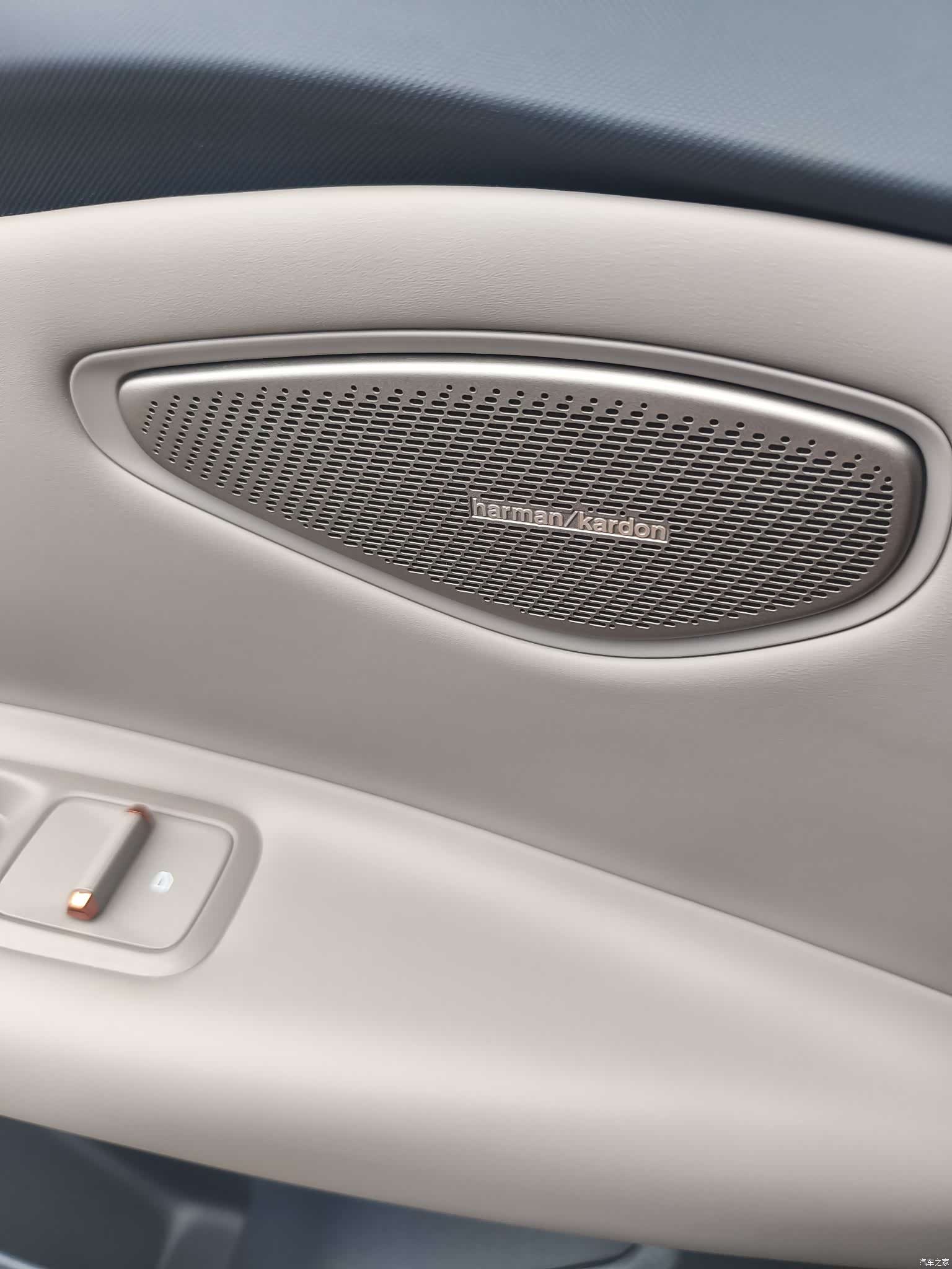 Lynk & Co Z10, 2024 8